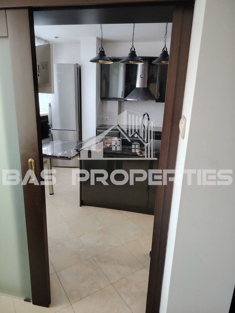 Продава МНОГОСТАЕН, гр. София, Банишора, снимка 2 - Апартаменти - 54351519