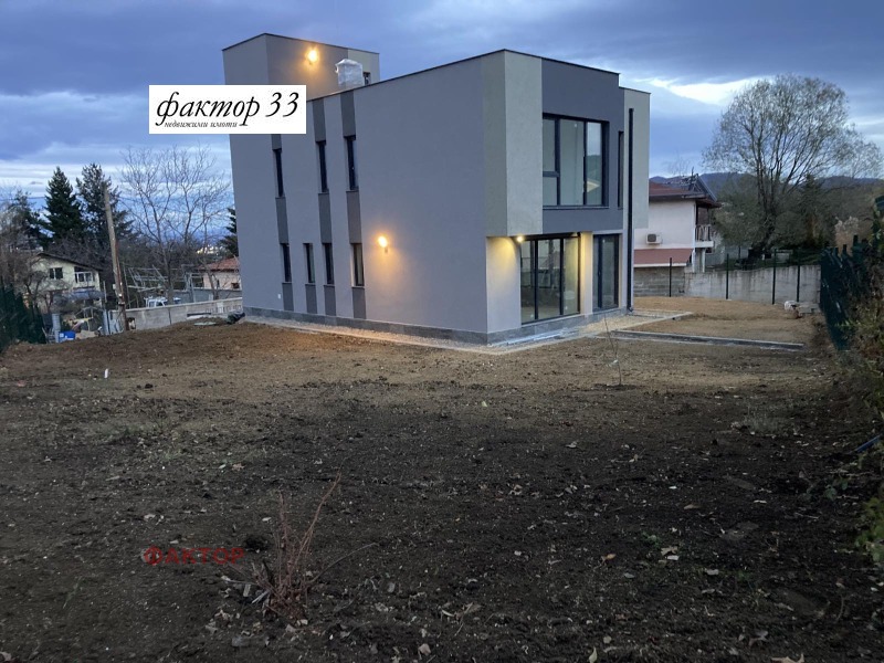 Till salu  Hus Sofia , m-t Kambanite , 190 kvm | 87611104