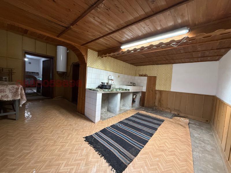 Продава КЪЩА, с. Люляково, област Добрич, снимка 8 - Къщи - 52779498