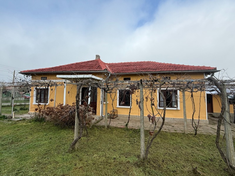 Продава КЪЩА, с. Люляково, област Добрич, снимка 2 - Къщи - 52779498