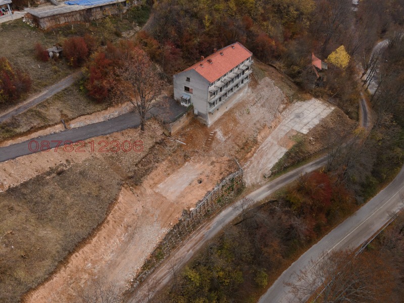 Продава ХОТЕЛ, с. Шипково, област Ловеч, снимка 3 - Хотели - 52779633