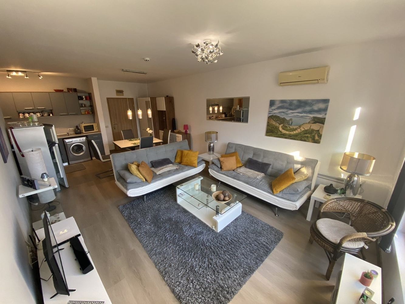 Продава 2-СТАЕН, гр. Ахелой, област Бургас