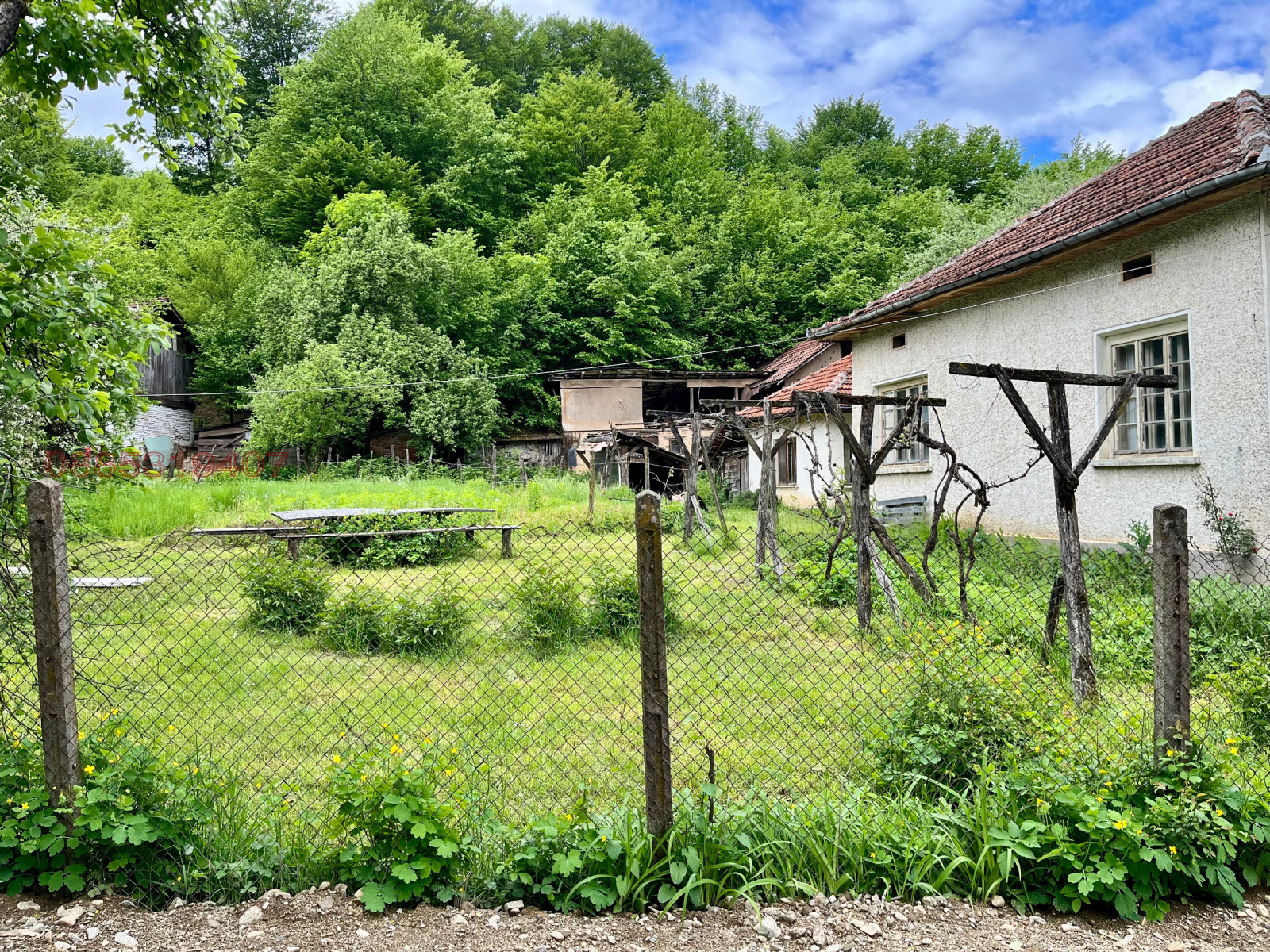 Продава КЪЩА, с. Рибарица, област Ловеч