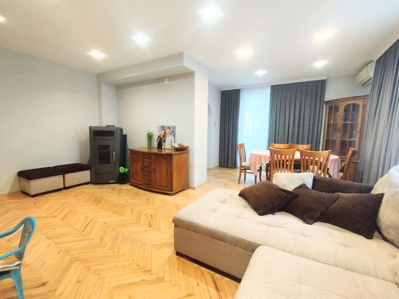 Te koop  2 slaapkamers Plovdiv , Tsentar , 100 m² | 69713559 - afbeelding [2]