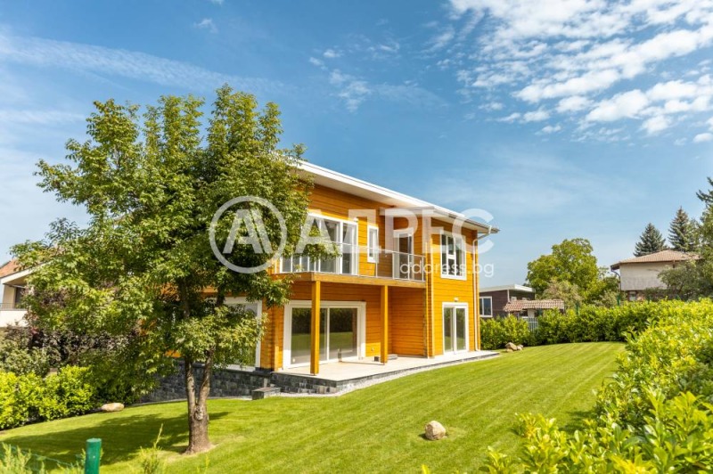 Продава КЪЩА, гр. София, Бояна