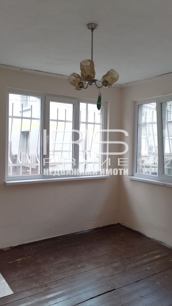 Продава КЪЩА, гр. Шумен, Център, снимка 10 - Къщи - 55836234