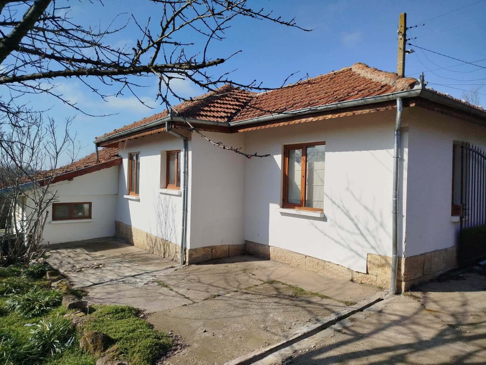 Продава КЪЩА, с. Екзарх Йосиф, област Русе