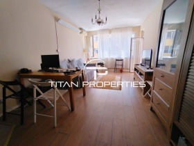1 quarto Konfuto, Varna 2