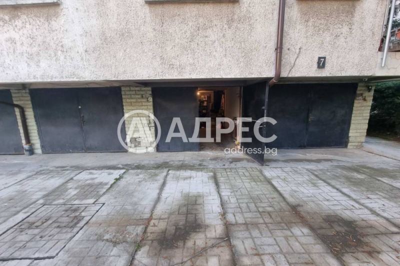 In vendita  Box auto Sofia , Bakston , 23 mq | 95135872 - Immagine [3]