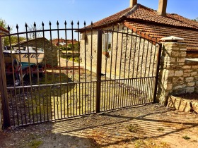 House Balgarevo, region Dobrich 1