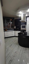 Продава КЪЩА, град Пазарджик, Център • 650000 € • 95559159 — Holmes.bg