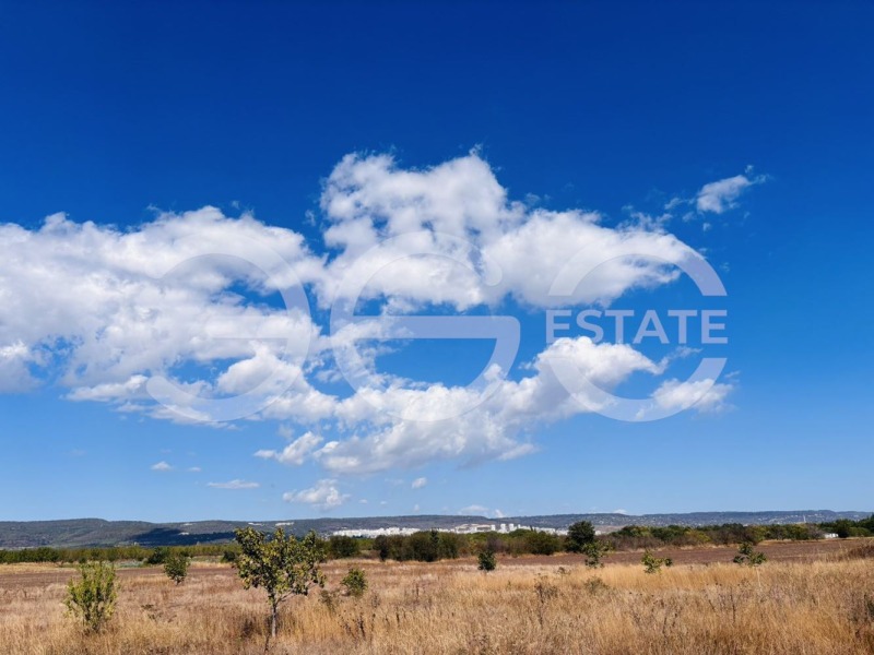 Продава ПАРЦЕЛ в град Варна, с. Тополи - 1194 кв.м / 54 900 € » 107 375.07 лв., 360естейт