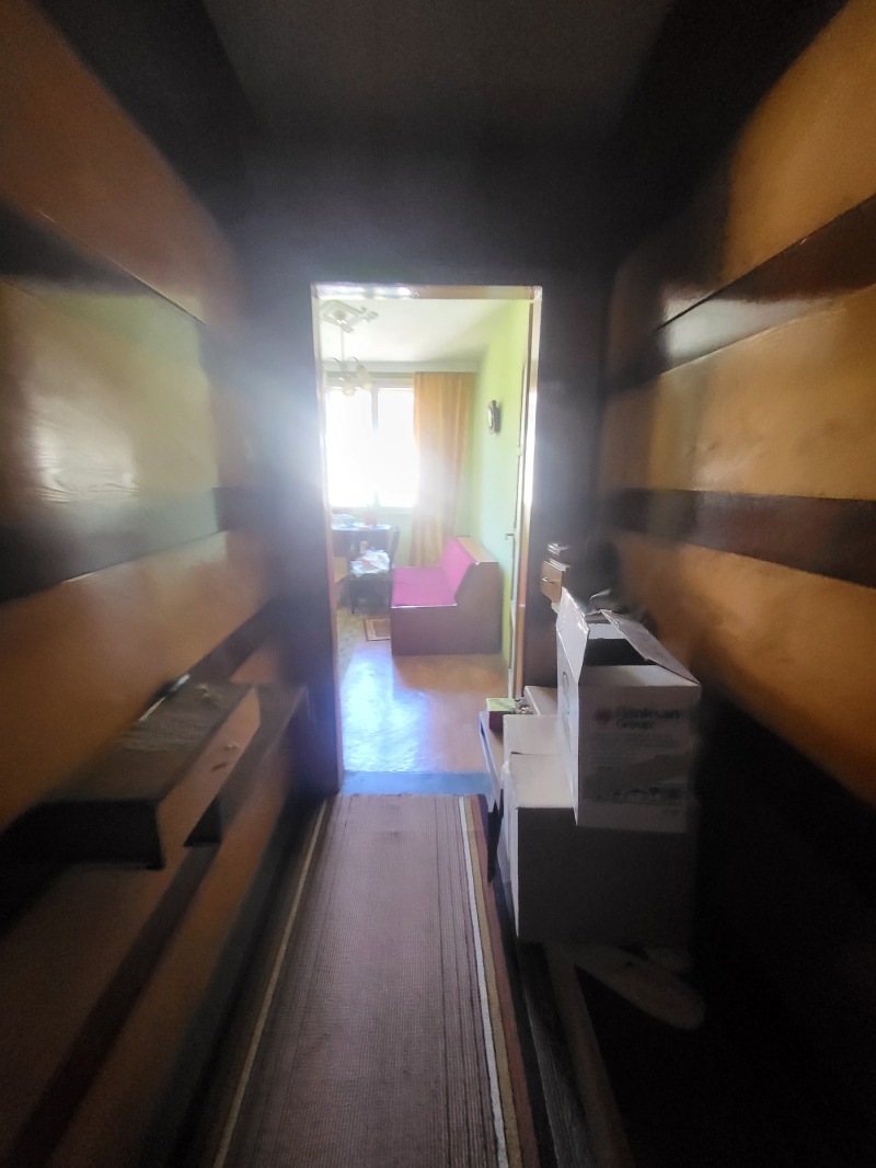 Продава  2-стаен град Плевен , Широк център , 67 кв.м | 93145670 - изображение [6]