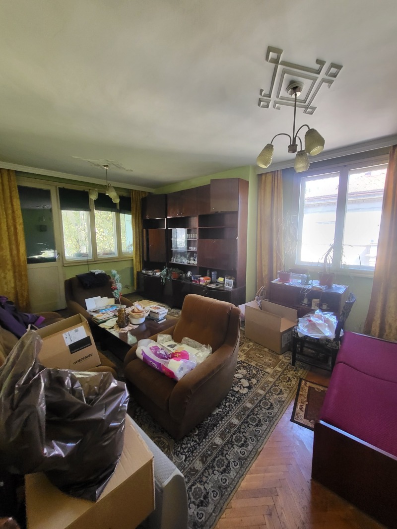 Продава  2-стаен град Плевен , Широк център , 67 кв.м | 93145670 - изображение [4]