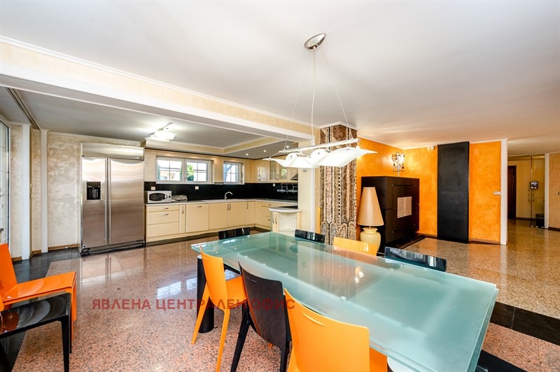 Продава КЪЩА, гр. София, Горна баня, снимка 12 - Къщи - 53784045