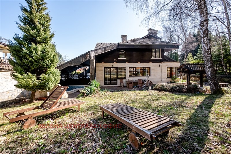 Продава КЪЩА, гр. София, Горна баня, снимка 2 - Къщи - 53784045