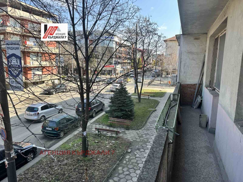 Продава 3-СТАЕН, гр. Кърджали, Център, снимка 11 - Апартаменти - 53073337