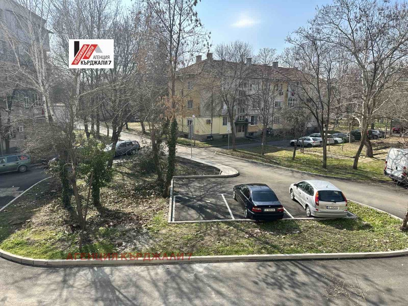 Продава 3-СТАЕН, гр. Кърджали, Център, снимка 16 - Апартаменти - 53073337