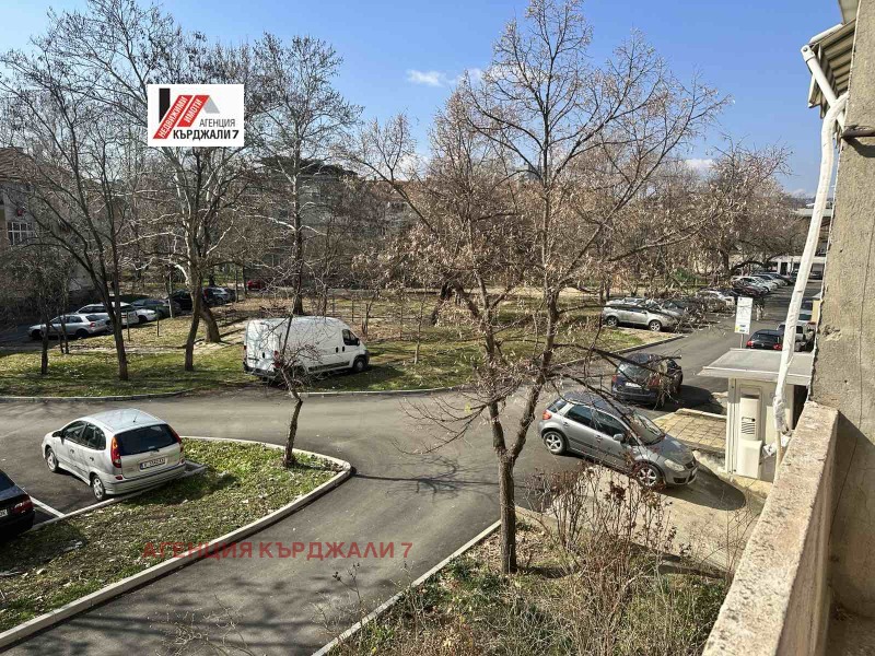 Продава 3-СТАЕН, гр. Кърджали, Център, снимка 15 - Апартаменти - 53073337