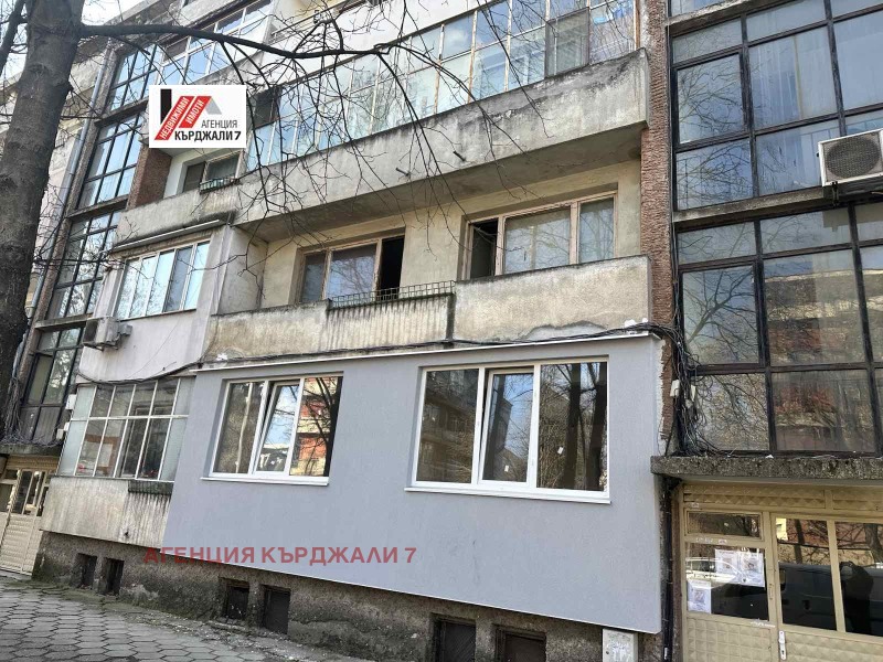 Продава 3-СТАЕН, гр. Кърджали, Център, снимка 3 - Апартаменти - 53073337