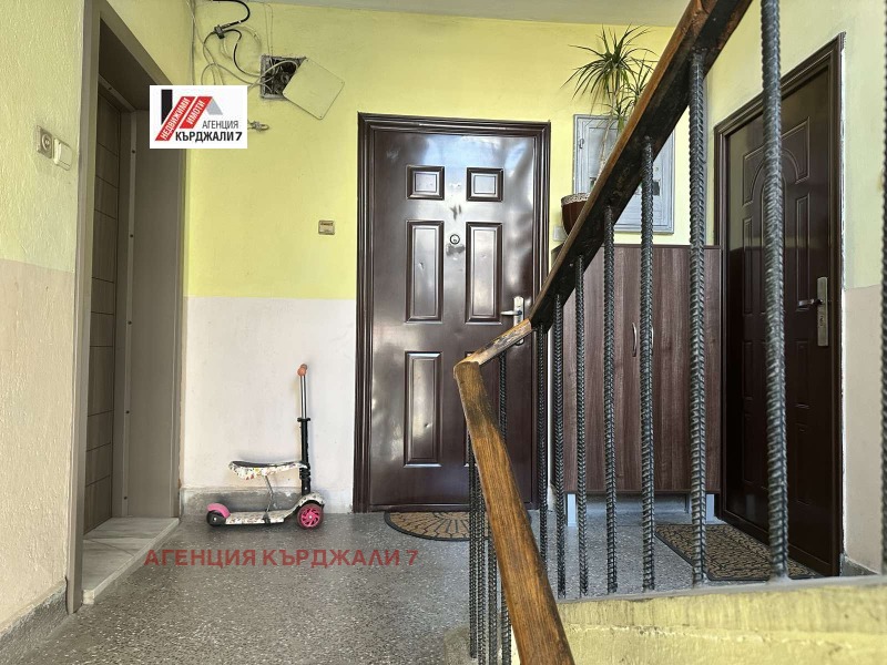 Продава 3-СТАЕН, гр. Кърджали, Център, снимка 4 - Апартаменти - 53073337