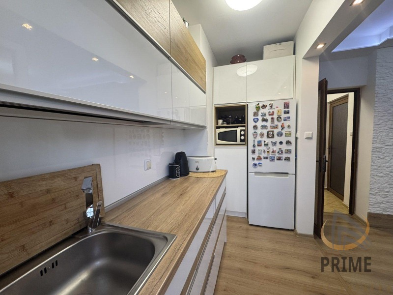 Продава МНОГОСТАЕН, гр. Бургас, Възраждане, снимка 2 - Апартаменти - 53029746