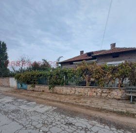 Продава  Къща, с. Сарая