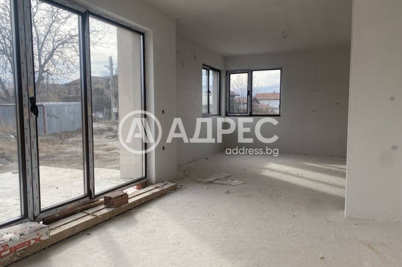 Продава КЪЩА, с. Скутаре, област Пловдив, снимка 4 - Къщи - 48067449