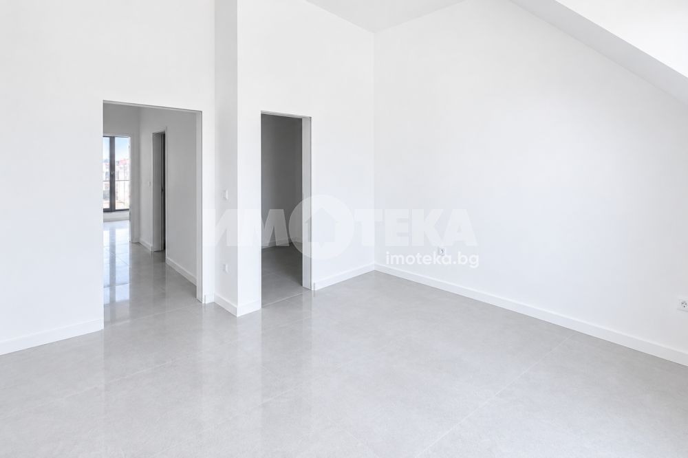 Продава МНОГОСТАЕН, гр. София, Център