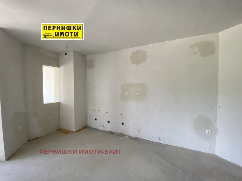 Продается  1 спальня Перник , Изток , 102 кв.м | 52411493 - изображение [3]