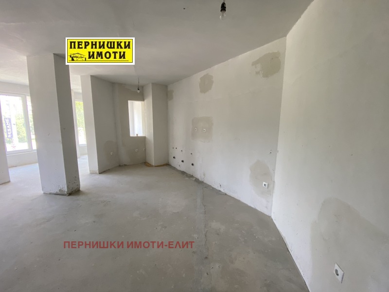 Продается  1 спальня Перник , Изток , 102 кв.м | 52411493 - изображение [4]