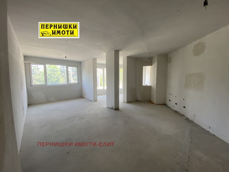 Продается  1 спальня Перник , Изток , 102 кв.м | 52411493