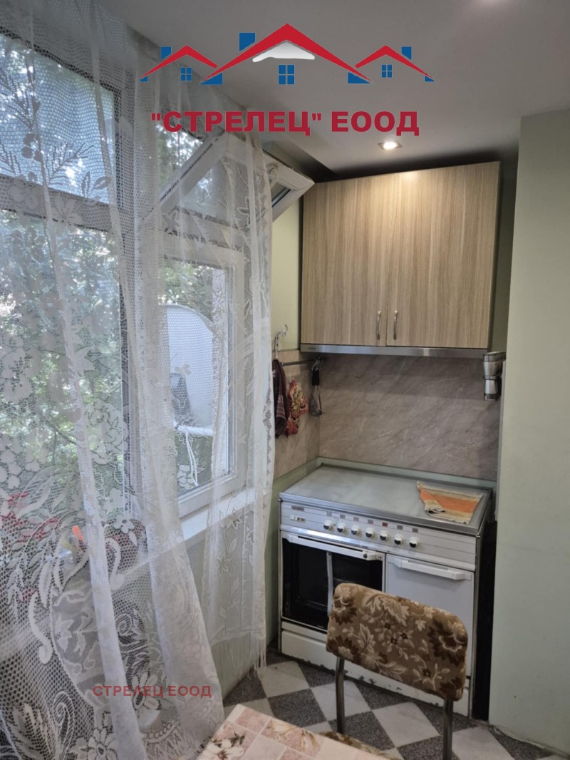 Продава  2-стаен град Добрич , Кралска зона , 60 кв.м | 20195756 - изображение [2]