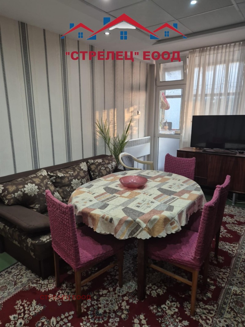 Продава  2-стаен град Добрич , Кралска зона , 60 кв.м | 20195756 - изображение [3]