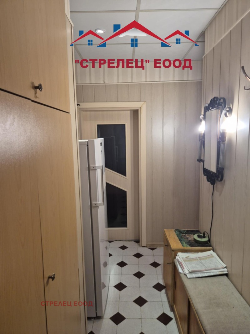 Продава  2-стаен град Добрич , Кралска зона , 60 кв.м | 20195756 - изображение [4]