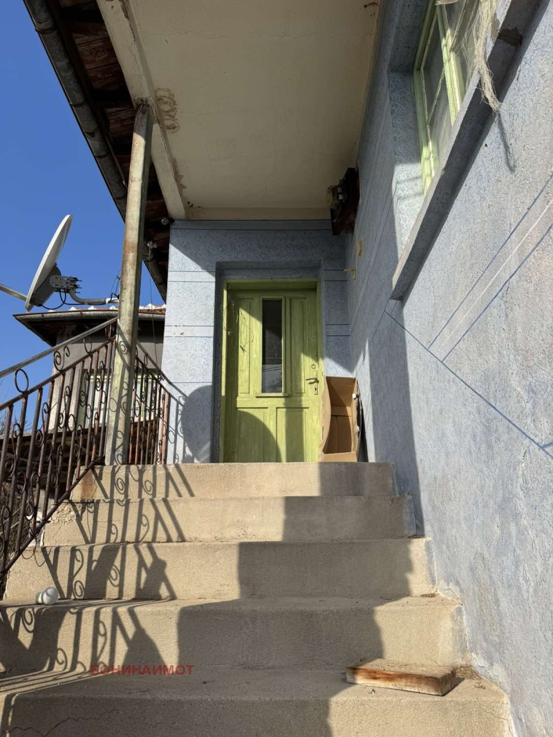 Продава КЪЩА, с. Леново, област Пловдив