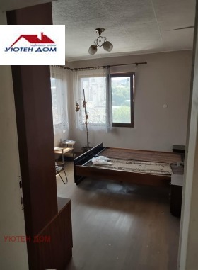 House Floor Veliki Preslav, region Shumen 2