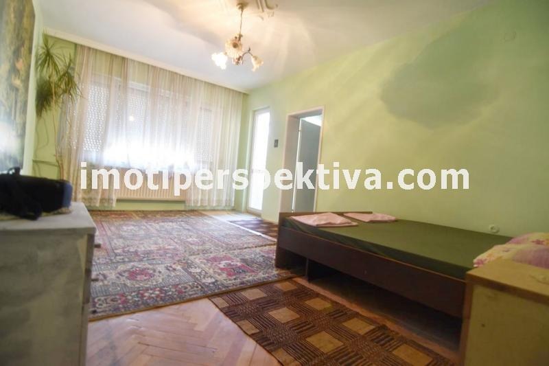 Te koop  2 slaapkamers Plovdiv , Kjutsjuk Parizj , 100 m² | 14611222