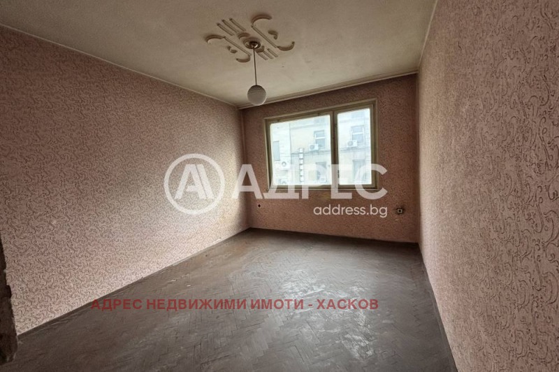 Продава 3-СТАЕН, гр. Хасково, Център, снимка 2 - Апартаменти - 53007679
