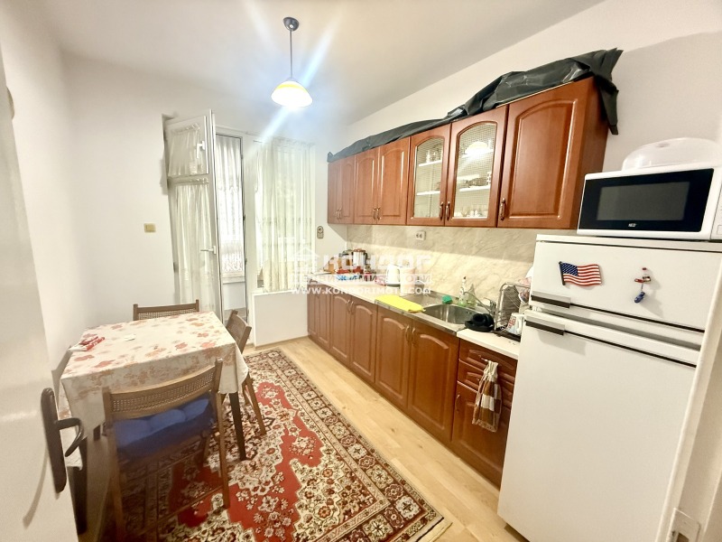 À venda  2 quartos Plovdiv , Centar , 100 m² | 72915540