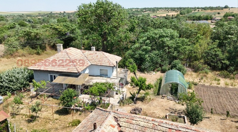 Продава КЪЩА, с. Червенци, област Варна, снимка 2 - Къщи - 53135385