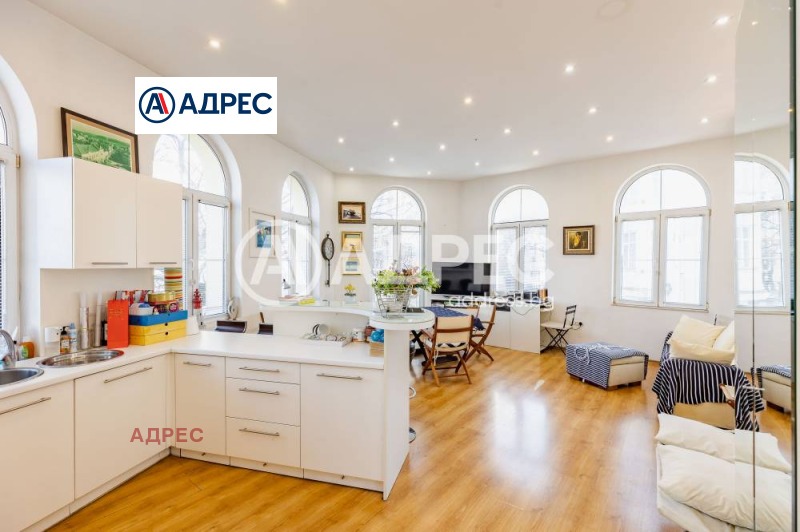 Продава КЪЩА, гр. Варна, ЖП Гара, снимка 2 - Къщи - 53176176