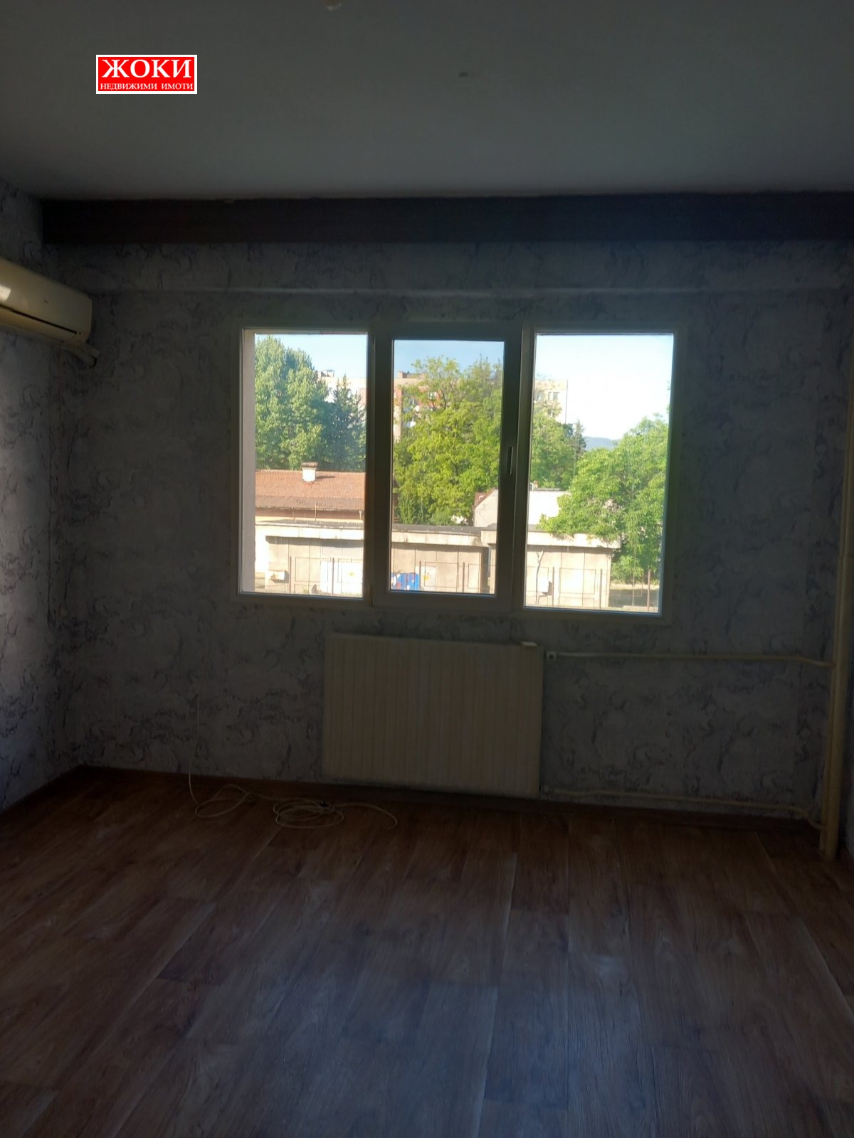 Продава 1-СТАЕН, гр. Перник, Изток