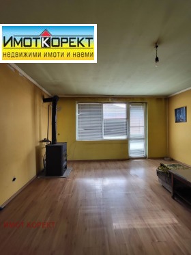 3+ camere da letto Mladost, Pazardgik 8