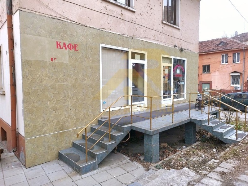 Продава  Офис град Перник , Център , 78 кв.м | 70039707 - изображение [2]