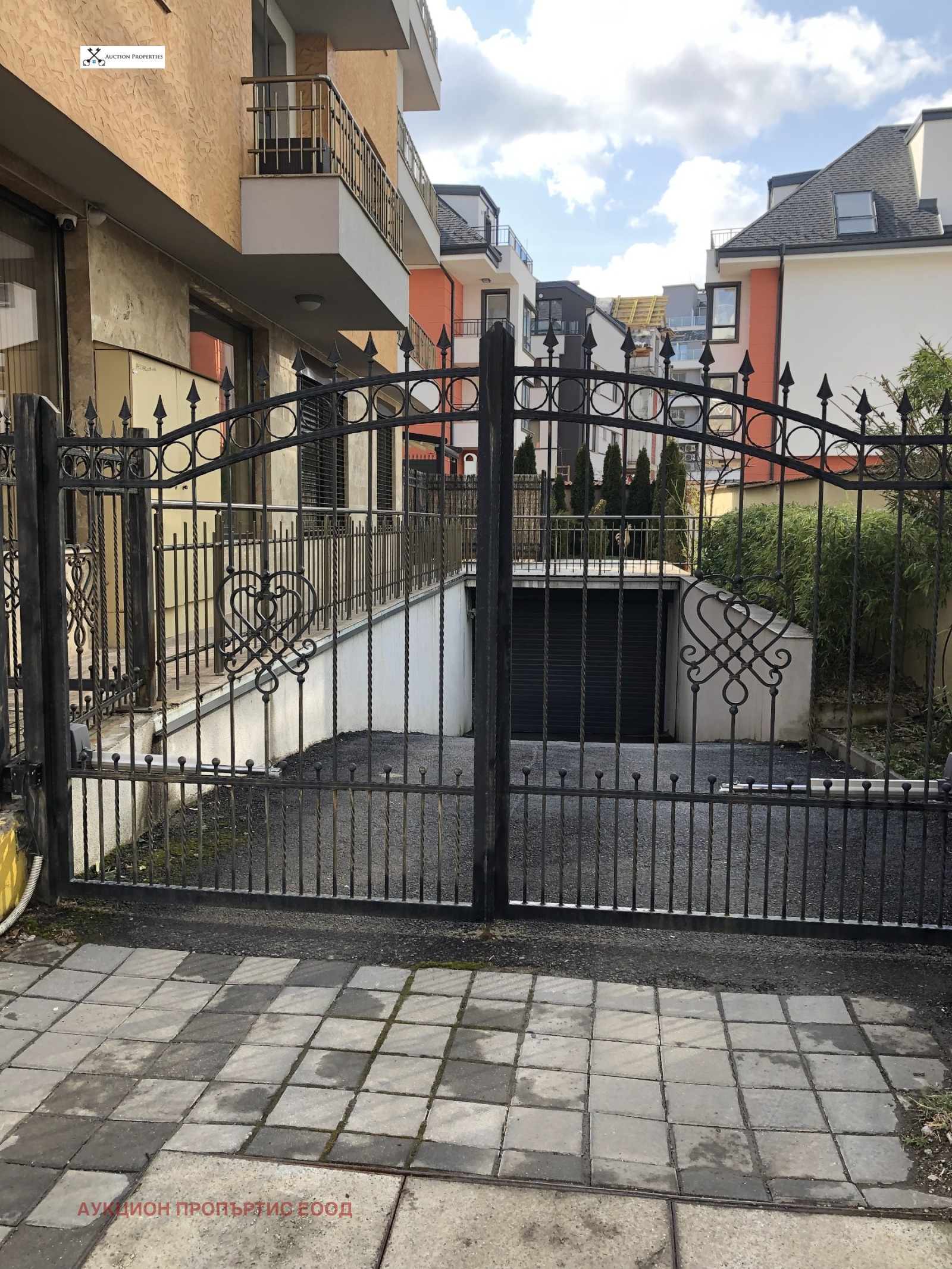 Продава ГАРАЖ, ПАРКОМЯСТО, гр. София, Кръстова вада