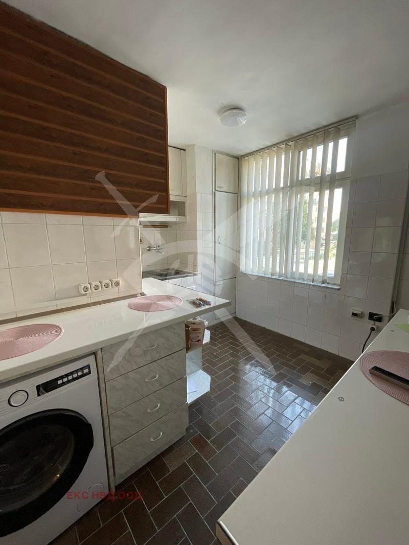 En venta  3 dormitorios Plovdiv , Kyuchuk Parizh , 93 metros cuadrados | 21840506 - imagen [10]