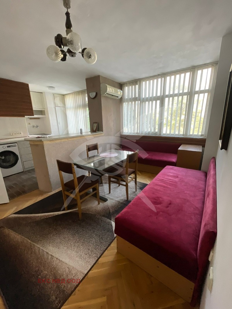 En venta  3 dormitorios Plovdiv , Kyuchuk Parizh , 93 metros cuadrados | 21840506 - imagen [2]
