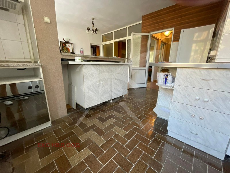En venta  3 dormitorios Plovdiv , Kyuchuk Parizh , 93 metros cuadrados | 21840506 - imagen [9]