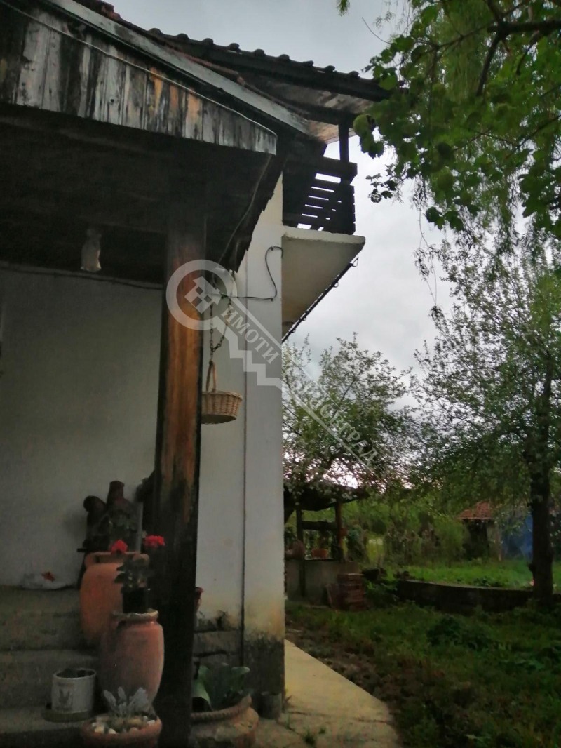 Продава КЪЩА, с. Средни колиби, област Велико Търново, снимка 11 - Къщи - 52036719